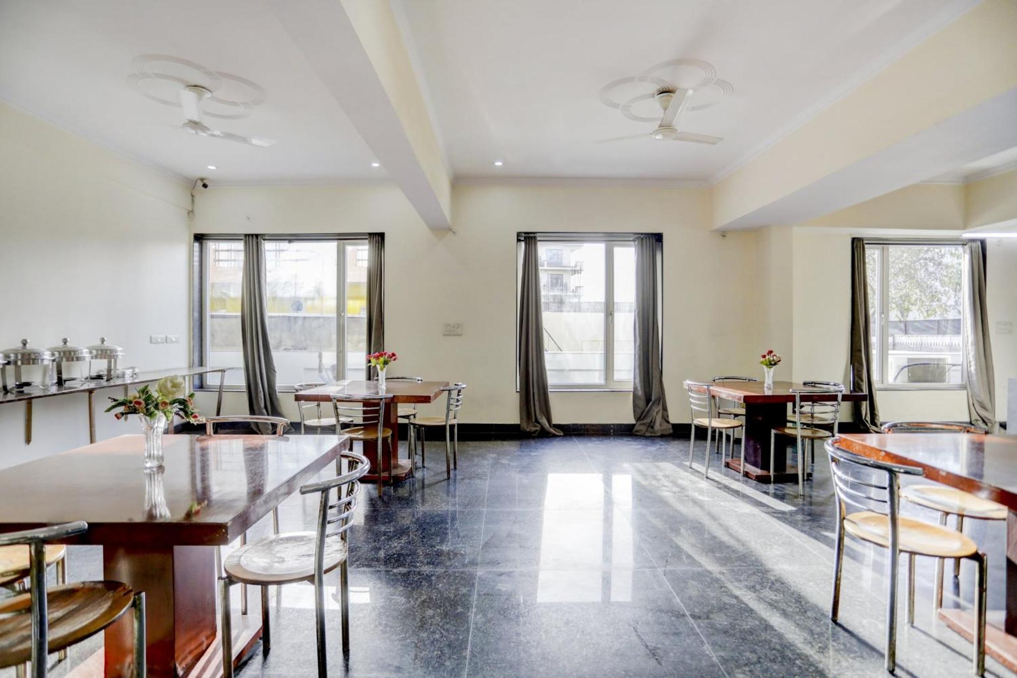 בובנשוואר Super Town House Hi5 Aditya International מראה חיצוני תמונה